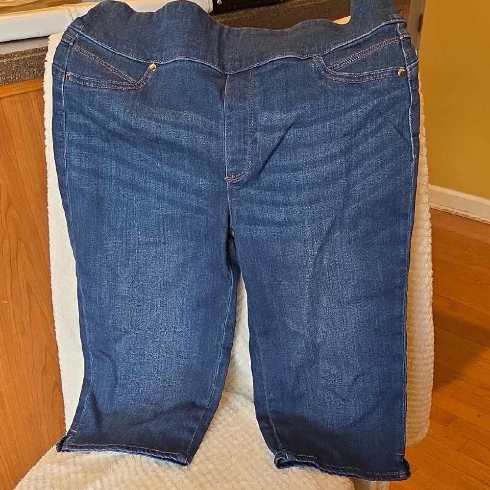 Chico's Dark Blue Cropped Jeans